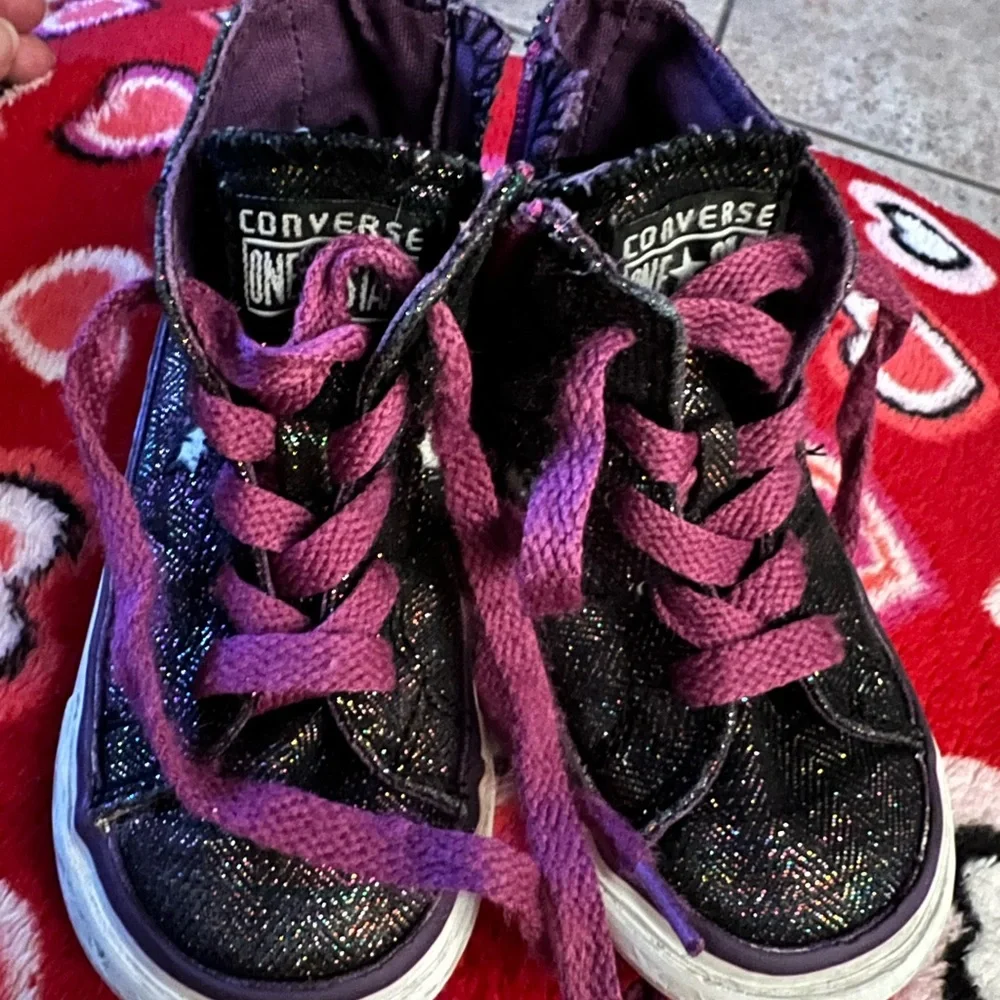 Converse size 6